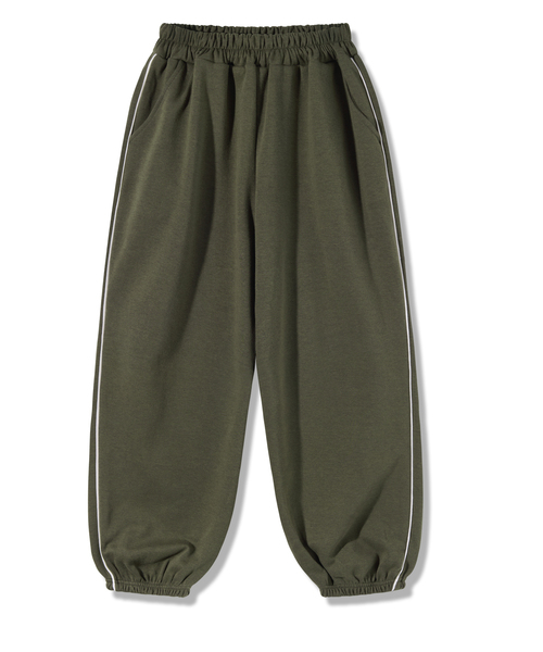 PIANER KIDS(ピアネールキッズ)の「パイピングジョガースウェットパンツ(カーキ)(スウェットパンツ・レディース・カーキ・M(130-140cm)/L(140-150㎝)/S(120-130cm)/XL(150-160㎝))」の1枚目の写真