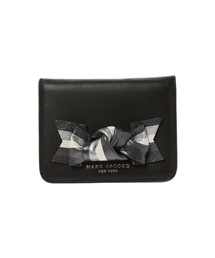 MARC JACOBS（マークジェイコブス）の「BOW/ボウ トレイン パス ケース