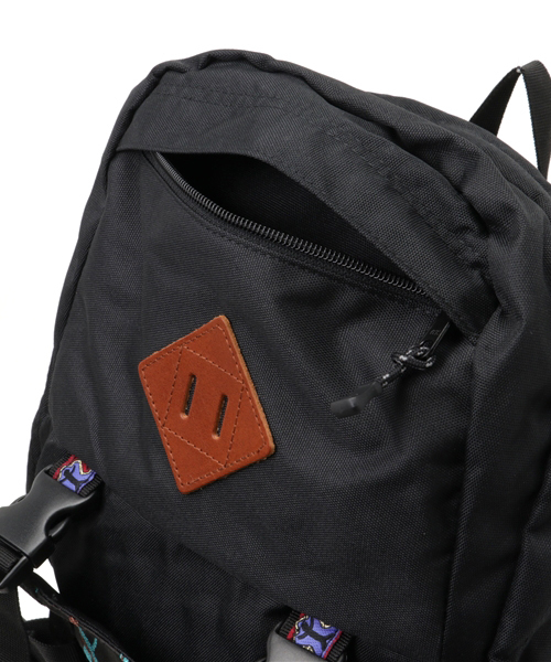 ALDIES（アールディーズ）の「Low Ruck ゴブラン織り 切り替え マルチカラー デイパック（バックパック/リュック・メンズ・ブラック×ブルー/オレンジ/グリーン/ブラック×ピンク・FREE）」の11枚目の写真