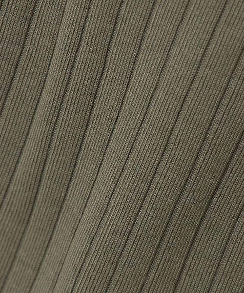 VENCEEXCHANGE(ヴァンスエクスチェンジ)の「サークルファスナージップタンクトップ(タンクトップ・レディース・オフホワイト/ブラック/オリーブ・MEDIUM)」の18枚目の写真