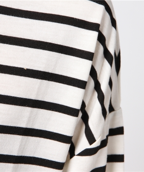 Re:EDIT（リエディ）の「[ワードローブの主役に！]オーバーサイズベーシックカットソートップス/カットソー・Tシャツ[リエディ]（Tシャツ/カットソー・レディース・ホワイト/カーキオリーブ/ブラック×ホワイト/ブラック/ベビーピンク/ホワイト×ブラック/サンドベージュ・LARGE/MEDIUM）」の14枚目の写真