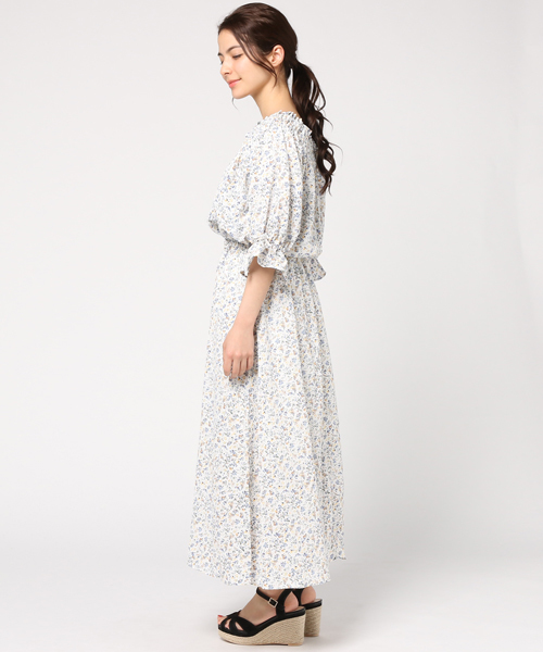 Honeys（ハニーズ）の「袖リボン＆キャンディスリーブ オフショルワンピース（ワンピース・レディース・ブラック系その他/ホワイト系その他2/ホワイト系その他・L/M）」の5枚目の写真