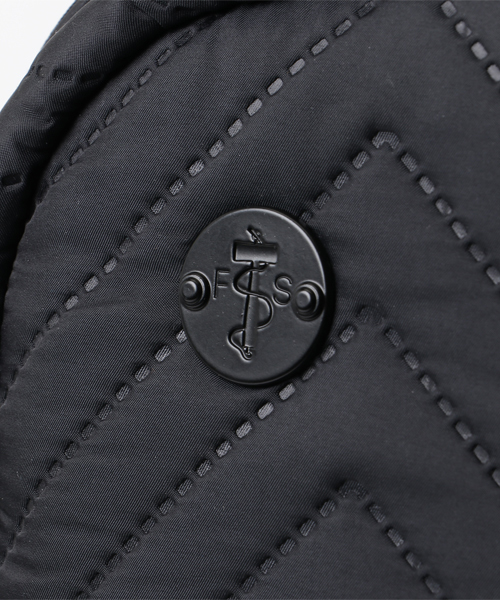 Focused Space(フォーカスドスペース)の「THE FP VENEER BACKPACK バックパック デイパック(バックパック/リュック・メンズ・ブラック・ONE SIZE)」の5枚目の写真