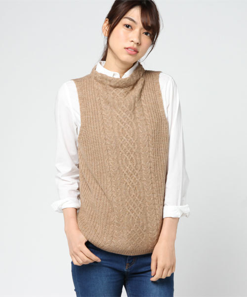 LBC（エルビーシー）の「7Gケーブル編みボトルネックベスト        （ベスト・レディース・グレー/ダークグリーン/ベージュ・MEDIUM/LARGE）」の11枚目の写真