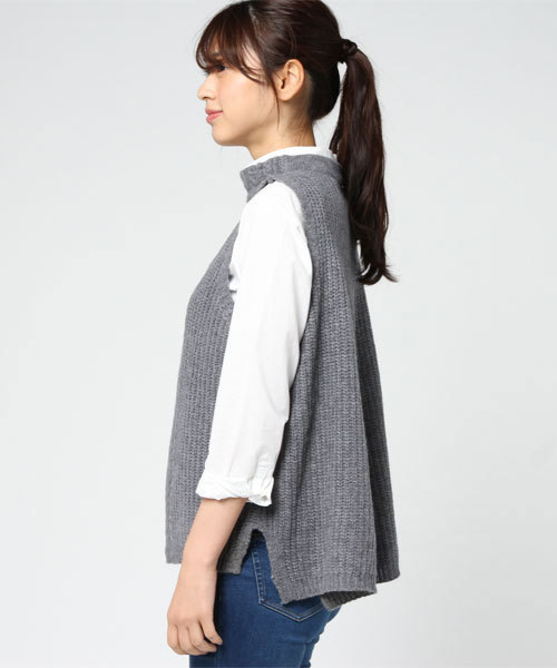 LBC（エルビーシー）の「7Gケーブル編みボトルネックベスト        （ベスト・レディース・グレー/ダークグリーン/ベージュ・MEDIUM/LARGE）」の8枚目の写真