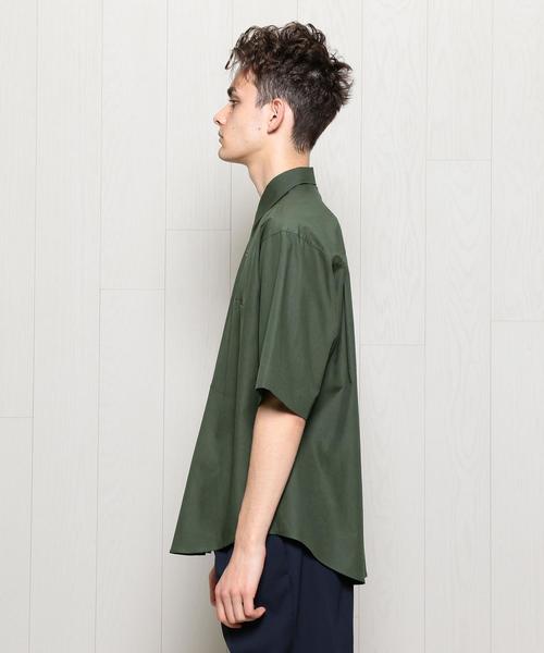 AURALEE(オーラリー)の「<AURALEE>FINX TWILL BIG SHORT SLEEEVE SHIRT/シャツ. ◆(シャツ/ブラウス・メンズ・ダークグリーン/ベージュ/ホワイト・3/4)」の5枚目の写真