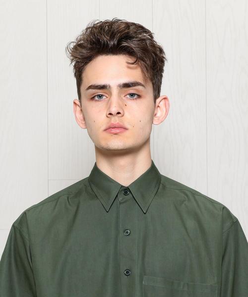 AURALEE(オーラリー)の「<AURALEE>FINX TWILL BIG SHORT SLEEEVE SHIRT/シャツ. ◆(シャツ/ブラウス・メンズ・ダークグリーン/ベージュ/ホワイト・3/4)」の7枚目の写真