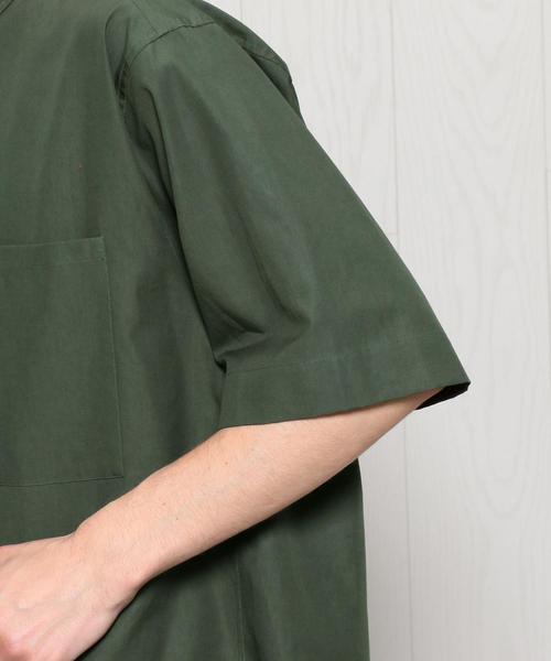 AURALEE(オーラリー)の「<AURALEE>FINX TWILL BIG SHORT SLEEEVE SHIRT/シャツ. ◆(シャツ/ブラウス・メンズ・ダークグリーン/ベージュ/ホワイト・3/4)」の8枚目の写真