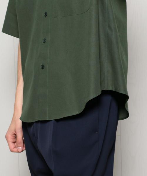 AURALEE(オーラリー)の「<AURALEE>FINX TWILL BIG SHORT SLEEEVE SHIRT/シャツ. ◆(シャツ/ブラウス・メンズ・ダークグリーン/ベージュ/ホワイト・3/4)」の9枚目の写真
