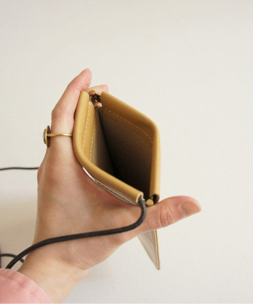 TIDEWAY（タイドウェイ）の「MOSS LEATHER PACK SHOULDER（ショルダーバッグ・レディース・ベージュ/アッシュグレー/アーミー/ブラック/ボルドー・FREE）」の15枚目の写真