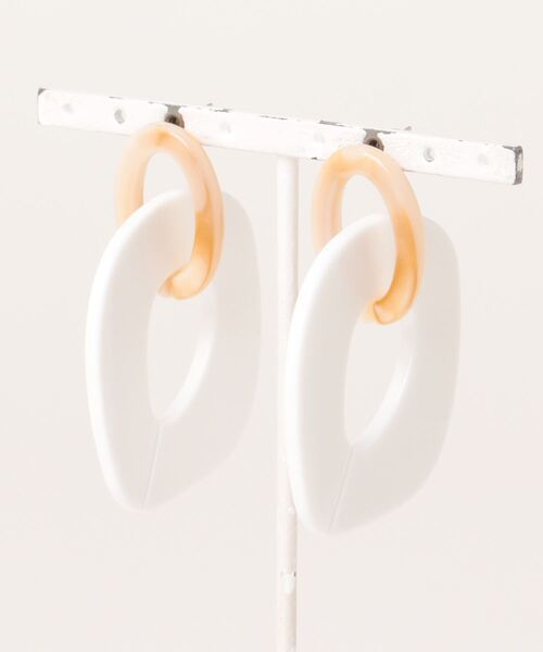 tone(トーン)の「【Caramel late】オーバル×チェーンピアス(ピアス(両耳用)・レディース・ベージュ/オレンジ/グリーン/アイボリー/ブラウン/グレー/クリーム/クリア/ホワイト/ピンク/ブルー/レッド・FREE)」の2枚目の写真