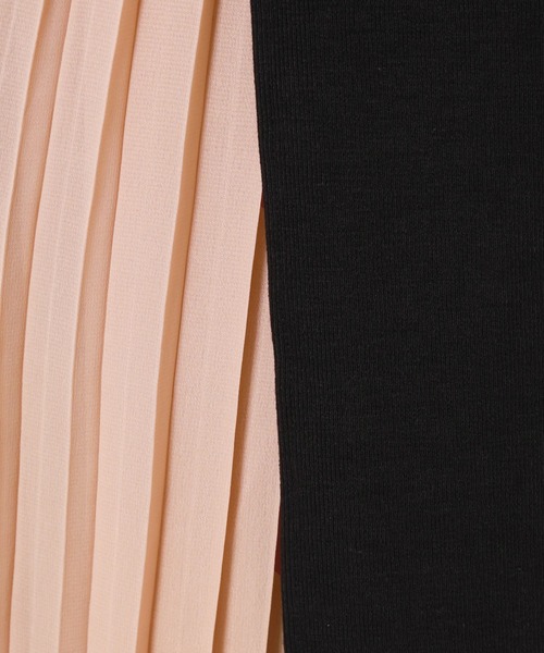 libelle more(リベル モア)の「コットン混 Vネック プリーツドッキングワンピース(ワンピース・レディース・ブラック/ネイビー/モカ/ワイン/グレー/ブラウン系その他・FREE)」の14枚目の写真