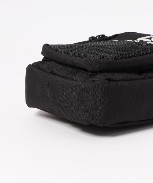 Reebok（リーボック）の「【Reebok/リ－ボック】ミニショルダーバッグ（ショルダーバッグ・メンズ・ブラック/レッド/ホワイト/ブラック×イエロー・FREE）」の6枚目の写真