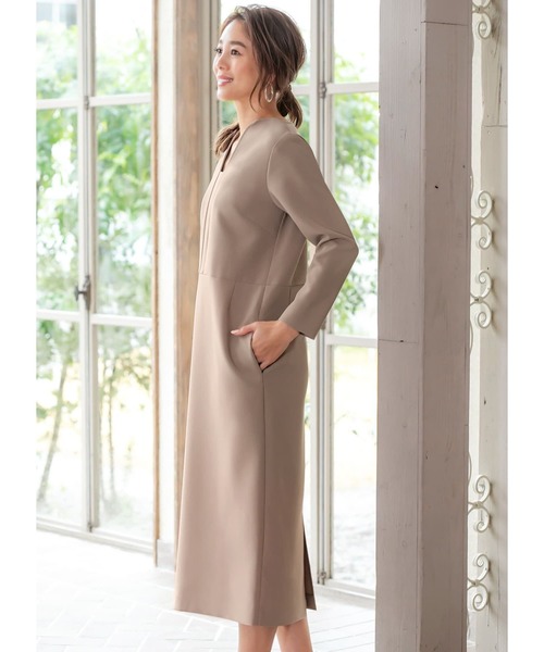 STYLE DELI(スタイルデリ)の「デザインネックIラインワンピース(ワンピース・レディース・ベージュ/ブルー・01/02)」の11枚目の写真