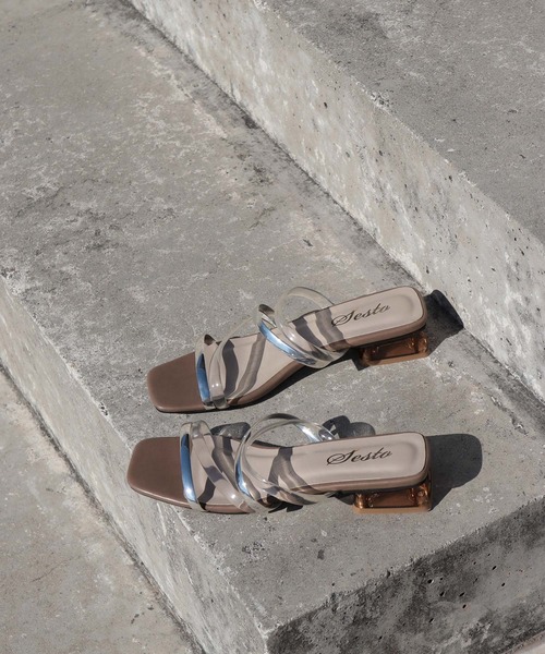 SESTO（セスト）の「クリアヒール×PVC素材のメニーストラップローヒールサンダル（サンダル・レディース・ブラウン/アイボリー/ブラック×ゴールド/グレイッシュベージュ/パイソン・LL/3L/S/M/L）」の10枚目の写真