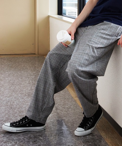 8(eight)(エイト)の「テーパードパンツ ワイド チェックパンツ(チノパンツ・メンズ・ブラック/ベージュ/ブラック系その他/グレー系その他/ブラウン系その他・MEDIUM/LARGE)」の4枚目の写真