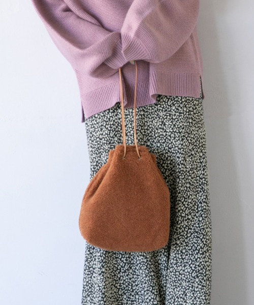 LOWRYS FARM(ローリーズファーム)の「ボアキンチャクBAG 891589(ハンドバッグ・レディース・アイボリー/ダークブラウン/グリーン/パープル・FREE)」の1枚目の写真