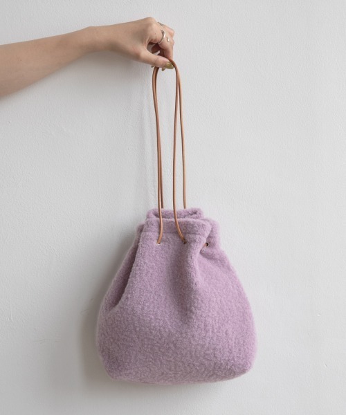 LOWRYS FARM(ローリーズファーム)の「ボアキンチャクBAG 891589(ハンドバッグ・レディース・アイボリー/ダークブラウン/グリーン/パープル・FREE)」の2枚目の写真