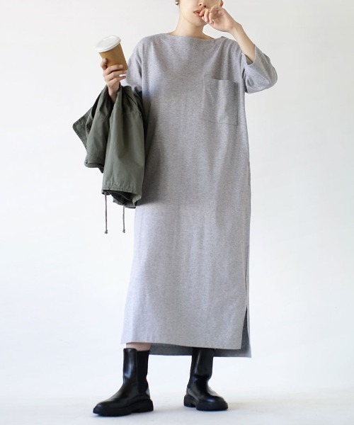 zootie(ズーティー)の「シミヘン加工 フレンチバスク ロングワンピース(ワンピース・レディース・ベージュ/ラベンダー/ホワイト×ブラック/ホワイト系その他/ブラウン系その他/キャメル/ブラック/ネイビー/チャコール/バーガンディー/レッド系その他/ライラック/ベージュ系その他/チョコ/ブラック系その他/ダークグリーン/杢グレー/レッド系その他2/ブラウン系その他2/イエロー系その他/グレー系その他・フリー)」の1枚目の写真