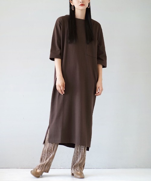 zootie(ズーティー)の「シミヘン加工 フレンチバスク ロングワンピース(ワンピース・レディース・ベージュ/ラベンダー/ホワイト×ブラック/ホワイト系その他/ブラウン系その他/キャメル/ブラック/ネイビー/チャコール/バーガンディー/レッド系その他/ライラック/ベージュ系その他/チョコ/ブラック系その他/ダークグリーン/杢グレー/レッド系その他2/ブラウン系その他2/イエロー系その他/グレー系その他・フリー)」の9枚目の写真