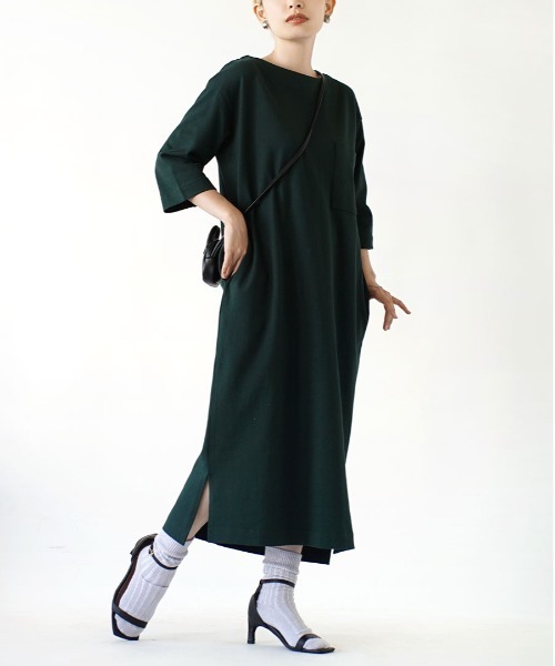 zootie(ズーティー)の「シミヘン加工 フレンチバスク ロングワンピース(ワンピース・レディース・ベージュ/ラベンダー/ホワイト×ブラック/ホワイト系その他/ブラウン系その他/キャメル/ブラック/ネイビー/チャコール/バーガンディー/レッド系その他/ライラック/ベージュ系その他/チョコ/ブラック系その他/ダークグリーン/杢グレー/レッド系その他2/ブラウン系その他2/イエロー系その他/グレー系その他・フリー)」の13枚目の写真