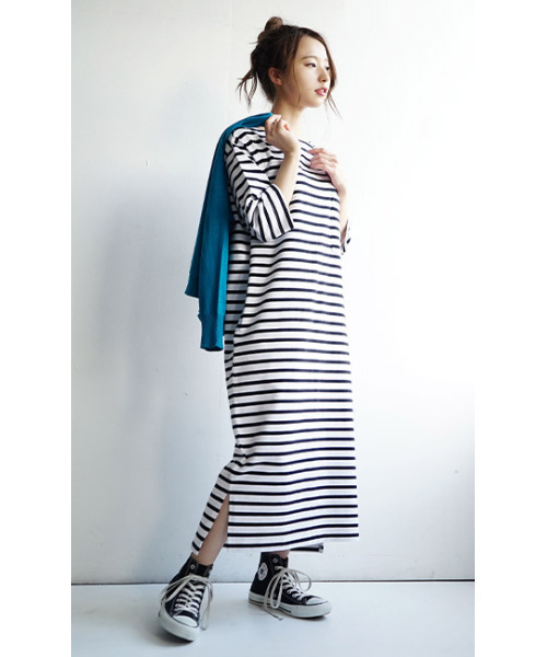 zootie(ズーティー)の「シミヘン加工 フレンチバスク ロングワンピース(ワンピース・レディース・ベージュ/ラベンダー/ホワイト×ブラック/ホワイト系その他/ブラウン系その他/キャメル/ブラック/ネイビー/チャコール/バーガンディー/レッド系その他/ライラック/ベージュ系その他/チョコ/ブラック系その他/ダークグリーン/杢グレー/レッド系その他2/ブラウン系その他2/イエロー系その他/グレー系その他・フリー)」の22枚目の写真
