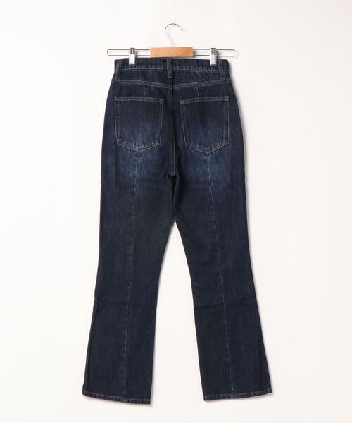 ENVYM(アンビー)の「クロップドフレアデニムPT(デニムパンツ・レディース・ネイビー・S/M)」の2枚目の写真