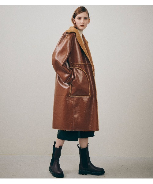 LE CIEL BLEU（ルシェルブルー）の「Faux Patent Shearling Coat