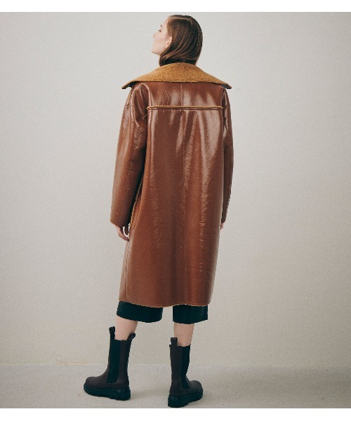ルシェルブルー　フェイクパテントシアリングコート LE CIEL BLEU（ルシェルブルー）の「Faux Patent Shearling Coat