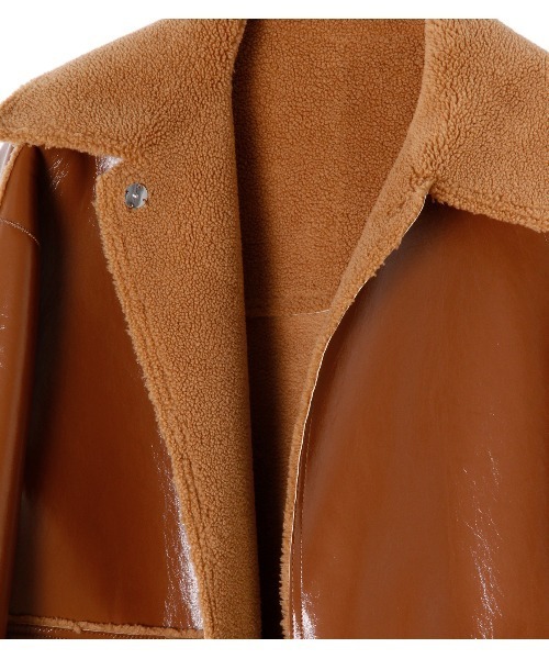 ルシェルブルー　フェイクパテントシアリングコート LE CIEL BLEU（ルシェルブルー）の「Faux Patent Shearling Coat
