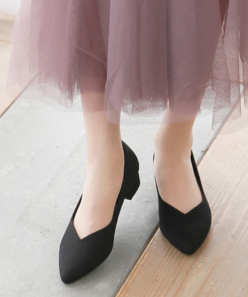 VIVIAN(ヴィヴィアン)の「ゴールドラインヒール・ポインテッドトゥVカットローヒールパンプス(パンプス・レディース・Beige/ベージュ系その他3/ライトパープル/グリーン×オレンジ/ブラック系その他3/スモークグレー・22/22.5/23/25/23.5/24.5/24)」の10枚目の写真