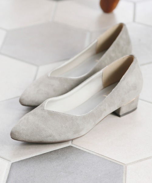VIVIAN(ヴィヴィアン)の「ゴールドラインヒール・ポインテッドトゥVカットローヒールパンプス(パンプス・レディース・Beige/ベージュ系その他3/ライトパープル/グリーン×オレンジ/ブラック系その他3/スモークグレー・22/22.5/23/25/23.5/24.5/24)」の12枚目の写真