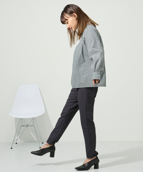 M nort（エムノート）の「【わたなべ麻衣プロデュース】ギャザーボリュームスリーブブラウス（シャツ/ブラウス・レディース・ダークブルー/スモークピンク・FREE）」の3枚目の写真