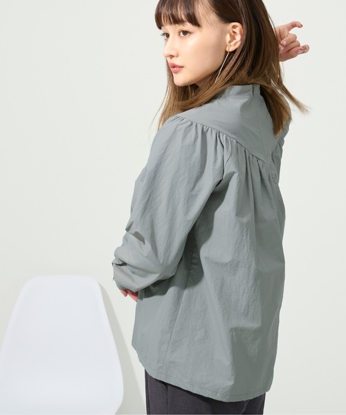 M nort（エムノート）の「【わたなべ麻衣プロデュース】ギャザーボリュームスリーブブラウス（シャツ/ブラウス・レディース・ダークブルー/スモークピンク・FREE）」の9枚目の写真