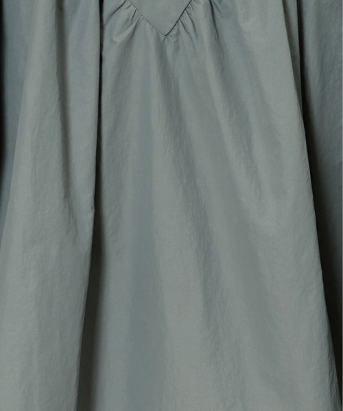 M nort（エムノート）の「【わたなべ麻衣プロデュース】ギャザーボリュームスリーブブラウス（シャツ/ブラウス・レディース・ダークブルー/スモークピンク・FREE）」の8枚目の写真