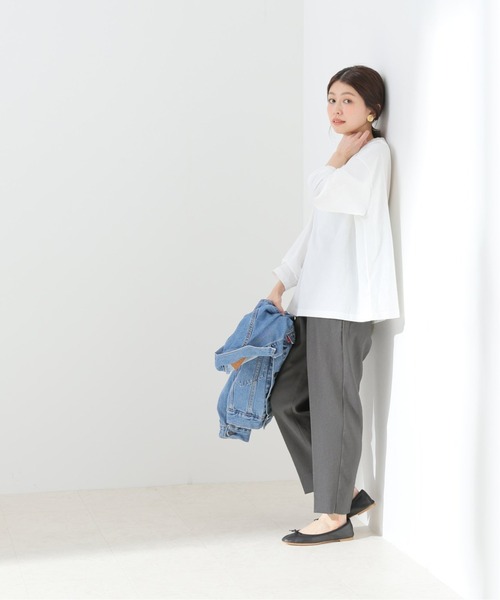 SLOBE IENA(スローブイエナ)の「PEマットストレッチペグトップパンツ【ウエストゴム/手洗い可能】◆(その他パンツ・レディース・チャコールグレー/サックスブルー/ベージュ・40/38/36/34)」の12枚目の写真