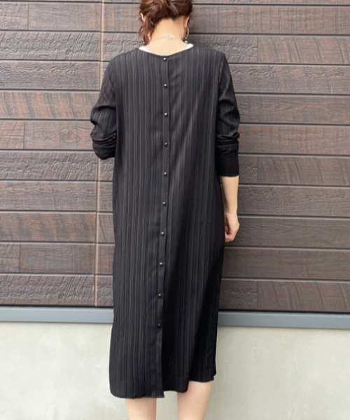 Green　Parks（グリーンパークス）の「シアーバック釦ワンピース＊（ワンピース・レディース・ブラック/ベージュ/グリーン・FREE）」の2枚目の写真