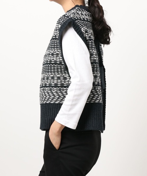 Kari & lili（カウリアンドリィリィ）の「ジャガードベスト（ベスト・レディース・ブラック/パープル/ベージュ・FREE）」の11枚目の写真