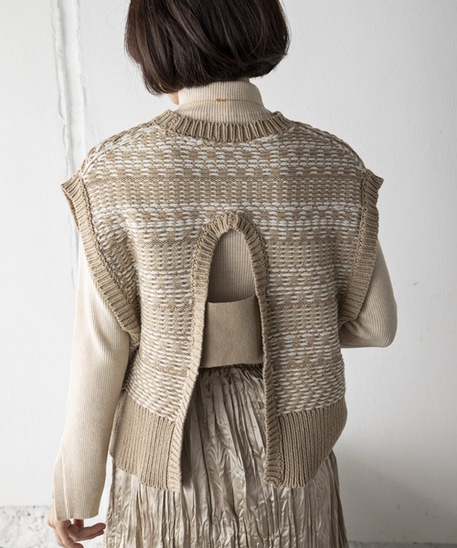 Kari & lili（カウリアンドリィリィ）の「ジャガードベスト（ベスト・レディース・ブラック/パープル/ベージュ・FREE）」の17枚目の写真