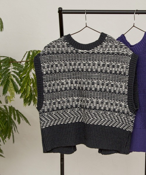 Kari & lili（カウリアンドリィリィ）の「ジャガードベスト（ベスト・レディース・ブラック/パープル/ベージュ・FREE）」の8枚目の写真