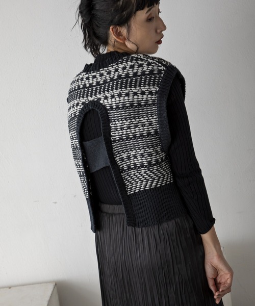 Kari & lili（カウリアンドリィリィ）の「ジャガードベスト（ベスト・レディース・ブラック/パープル/ベージュ・FREE）」の21枚目の写真
