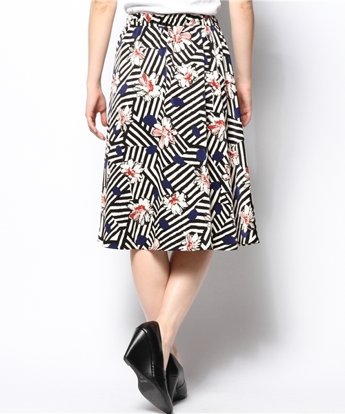 ROSE BUD（ローズバッド）の「LSK-14217 W/ELASTIC MID CALF SKIRT（スカート・レディース・ホワイト/ダークグリーン・ONE SIZE）」の7枚目の写真