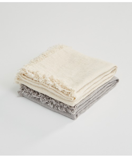 SIPULI（シプリ）の「ASAUCE MELER｜ライトベルギーリネンフリンジストール（ストール/ショール・レディース・グレー系その他/アイボリー・フリー）」の5枚目の写真