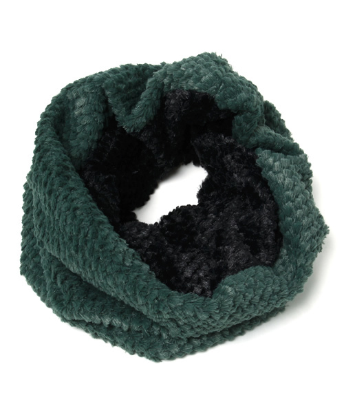 AZUL by moussy（アズールバイマウジー）の「PEフェイクファー配色シングルスヌード（マフラー・レディース・レッド系その他/グリーン系その他/ブラック/ブルー系その他・FREE）」の3枚目の写真