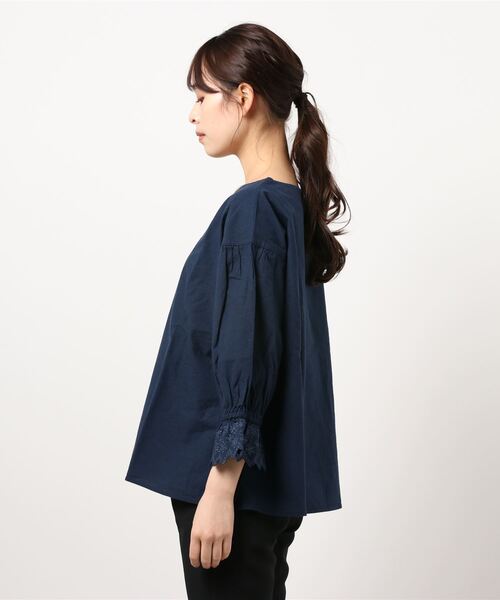 Samansa Mos2（サマンサ モスモス）の「七分袖スカラップ刺繍ブラウス（シャツ/ブラウス・レディース・ネイビー/オフホワイト/グリーン/ベージュ・ﾌﾘ-）」の6枚目の写真