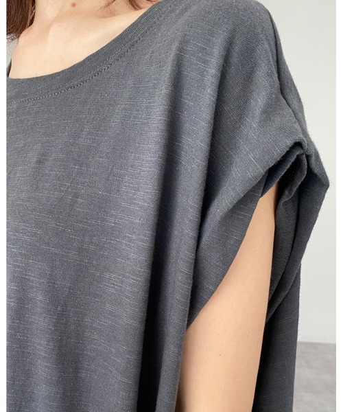 She's Closet(シーズクローゼット)の「クルーネック フレンチスリーブ ロング Tシャツワンピース(ワンピース・レディース・ホワイト/チャコールグレー/ブラック/モカ・FREE)」の6枚目の写真