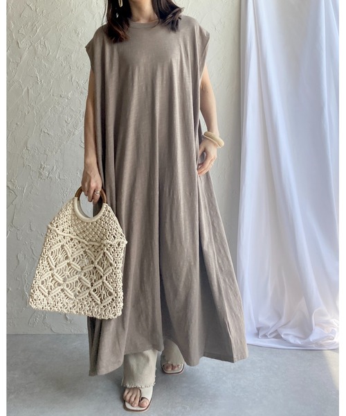 She's Closet(シーズクローゼット)の「クルーネック フレンチスリーブ ロング Tシャツワンピース(ワンピース・レディース・ホワイト/チャコールグレー/ブラック/モカ・FREE)」の15枚目の写真