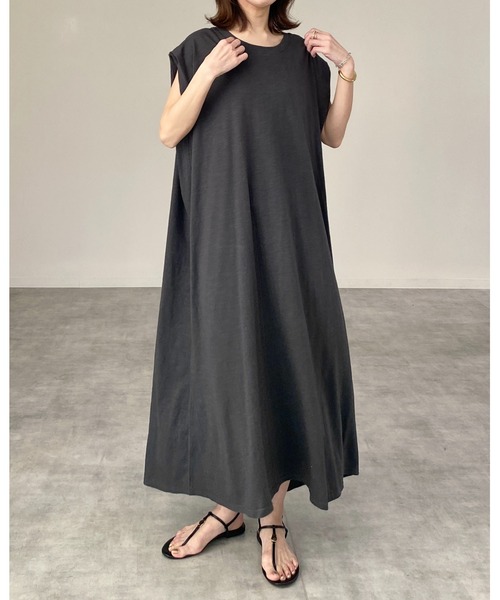 She's Closet(シーズクローゼット)の「クルーネック フレンチスリーブ ロング Tシャツワンピース(ワンピース・レディース・ホワイト/チャコールグレー/ブラック/モカ・FREE)」の19枚目の写真