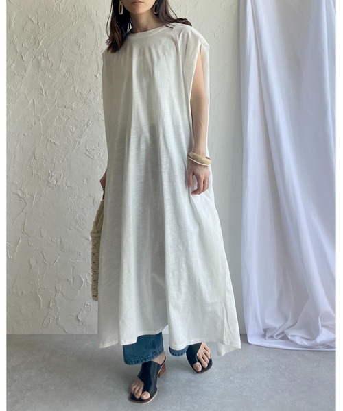 She's Closet(シーズクローゼット)の「クルーネック フレンチスリーブ ロング Tシャツワンピース(ワンピース・レディース・ホワイト/チャコールグレー/ブラック/モカ・FREE)」の13枚目の写真