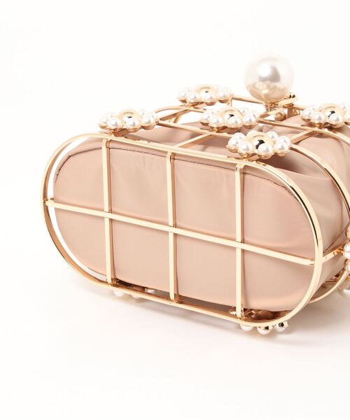 Jasmine Grandiflorum（ジャスミングランディフローラム）の「お花のパールいっぱいハンドバッグ（ハンドバッグ・レディース・ベージュ・FREE）」の4枚目の写真